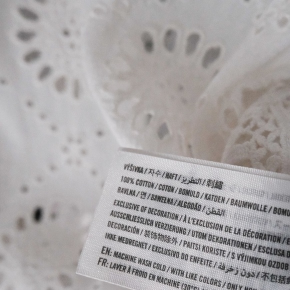 Abercrombie 100% cotton white Eyelet cropped shirt - Picture 7 of 8